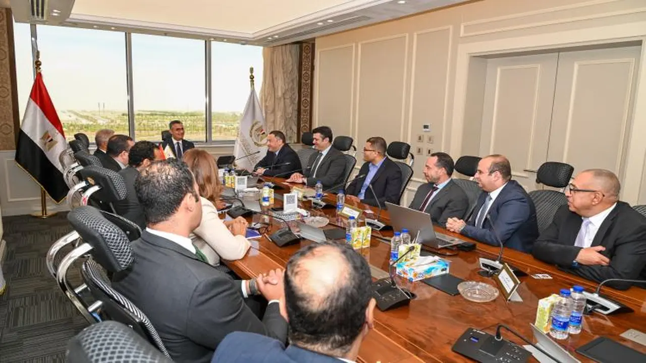 وزير التموين يناقش مع أورانج مصر تعزيز التعاون في مشروع “كاري أون”